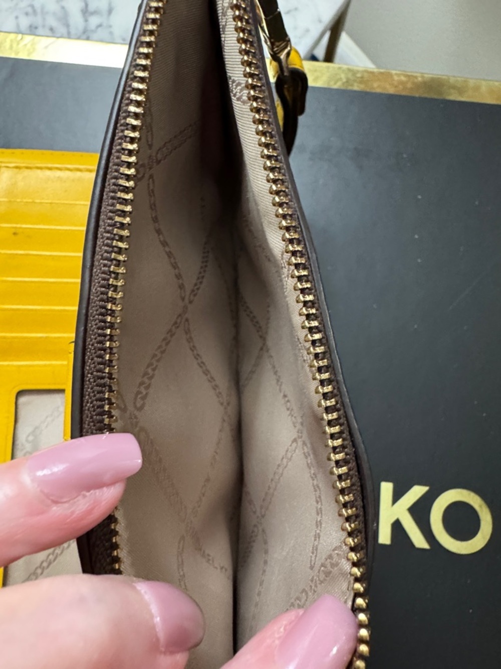 Michael Kors Teagan Long Drop Satchel with Yellow-Trim Wristlet Set NWT - Picture 11 of 14